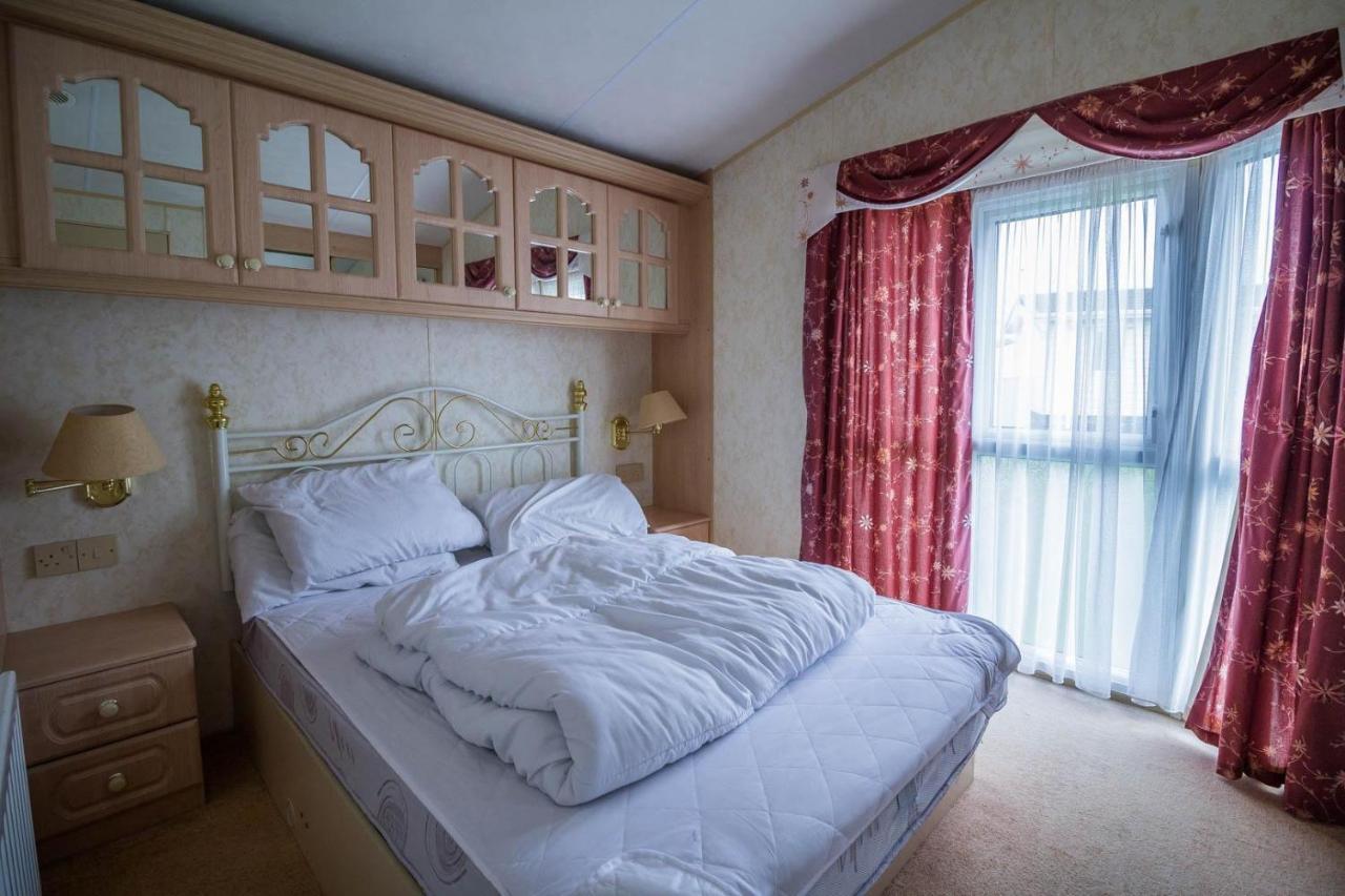 Hotel Brilliant Caravan For Hire At Manor Park In Hunstanton Norfolk Ref 23176K Exterior foto