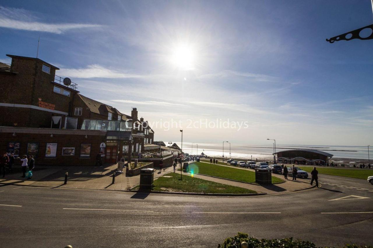 Hotel Brilliant Caravan For Hire At Manor Park In Hunstanton Norfolk Ref 23176K Exterior foto