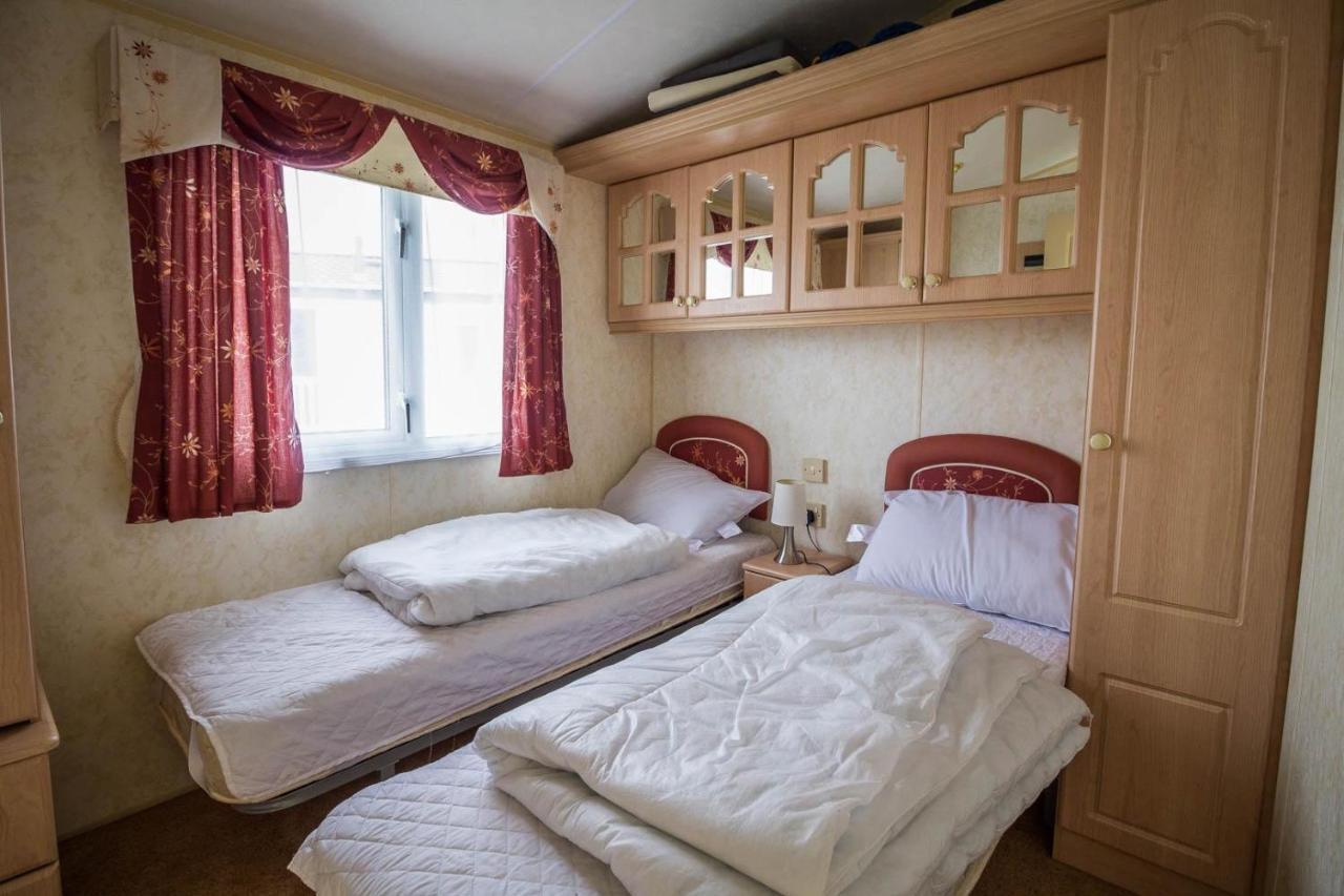 Hotel Brilliant Caravan For Hire At Manor Park In Hunstanton Norfolk Ref 23176K Exterior foto